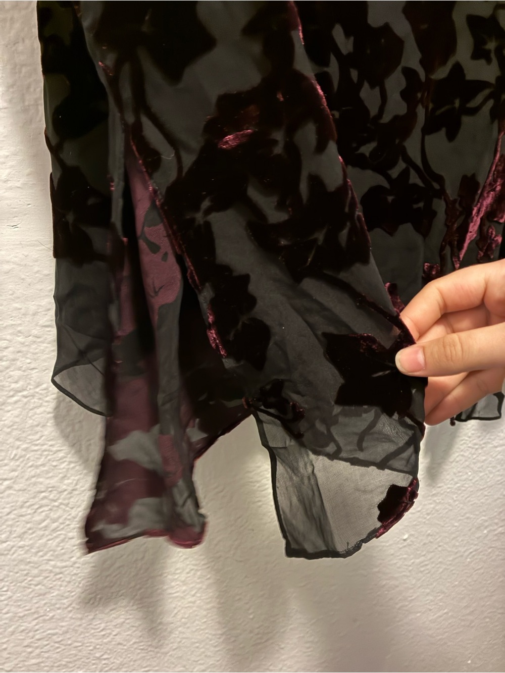 Adrianna Papell Black Top with Deep Burgundy Velvet Floral Burnout Silk Blend - Picture 4 of 5